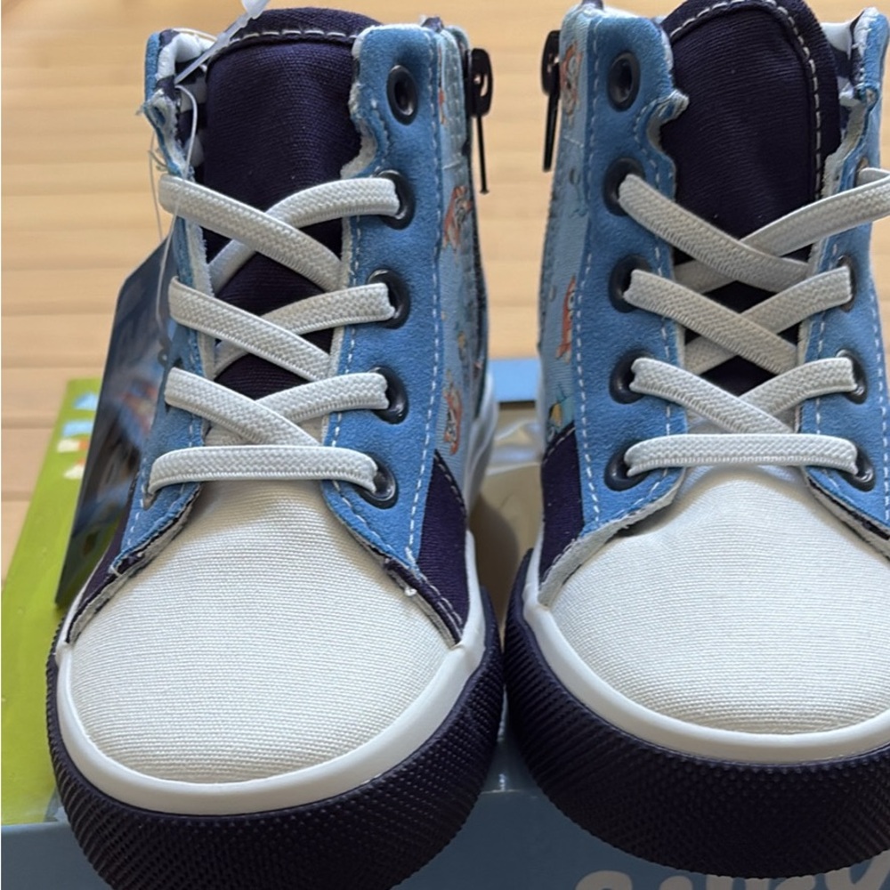 BRAND NEW W/TAGS AND BOX TODDLER BOYS BLUEY HIGH TOP SNEAKERS - Picture 2 of 6